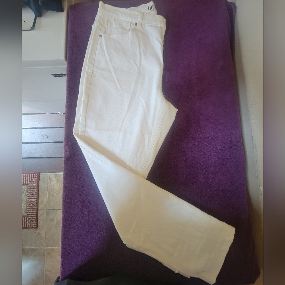 NWOT DG2 by Diane Gilman Optic White Skinny Jeans - 16W